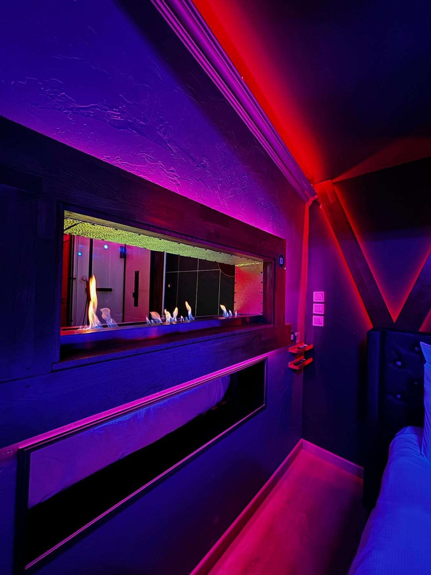 Love hotel L'1timiste Neuilly-Plaisance